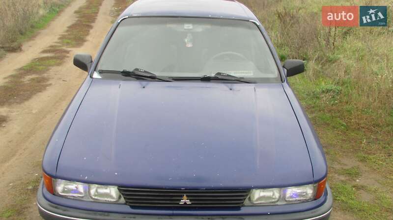 Ліфтбек Mitsubishi Galant 1989 в Гайсину