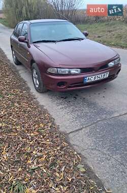 Лифтбек Mitsubishi Galant 1993 в Остроге