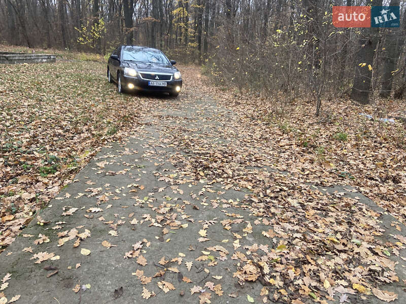 Седан Mitsubishi Galant 2009 в Ладижині