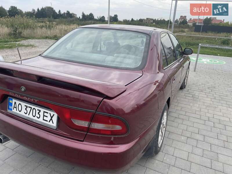 Седан Mitsubishi Galant 1995 в Виноградове