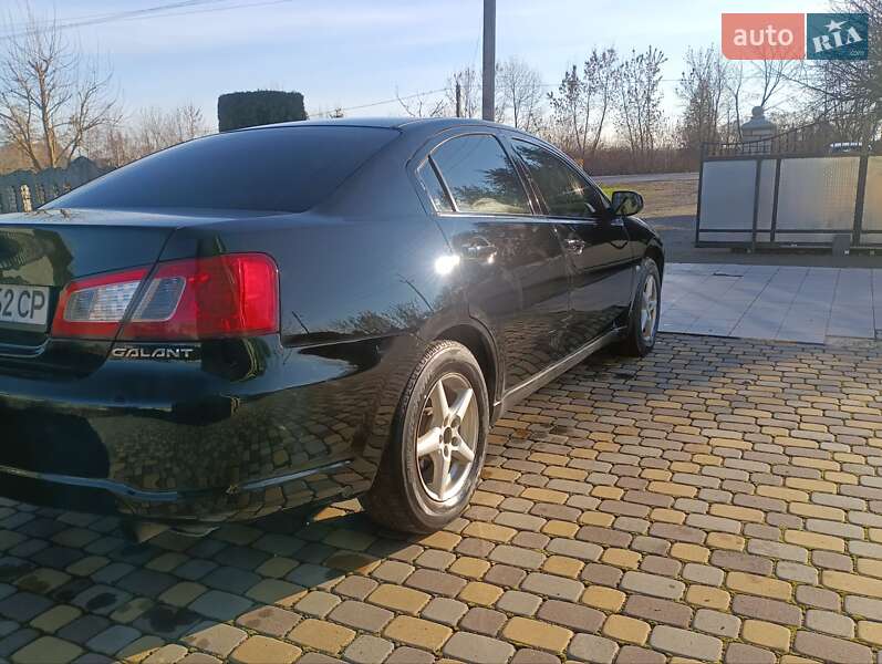 Седан Mitsubishi Galant 2008 в Снятині