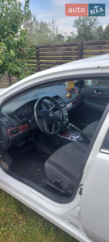 Седан Mitsubishi Galant 2011 в Киеве