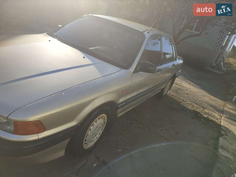 Седан Mitsubishi Galant 1988 в Каменец-Подольском