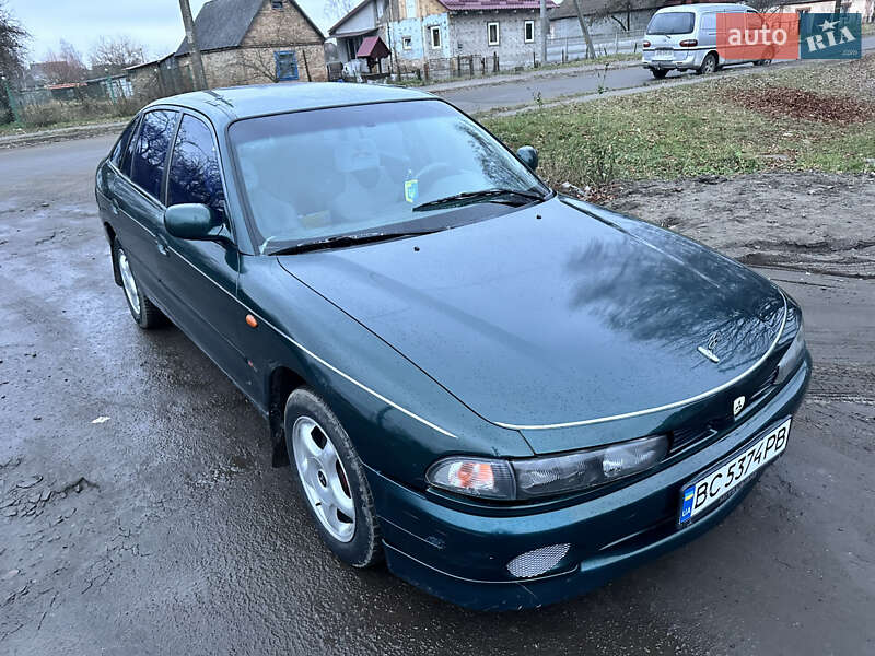 Лифтбек Mitsubishi Galant 1996 в Остроге