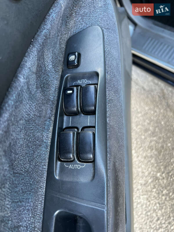 Седан Mitsubishi Galant 1997 в Киеве