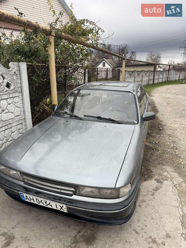 Лифтбек Mitsubishi Galant 1989 в Каменском