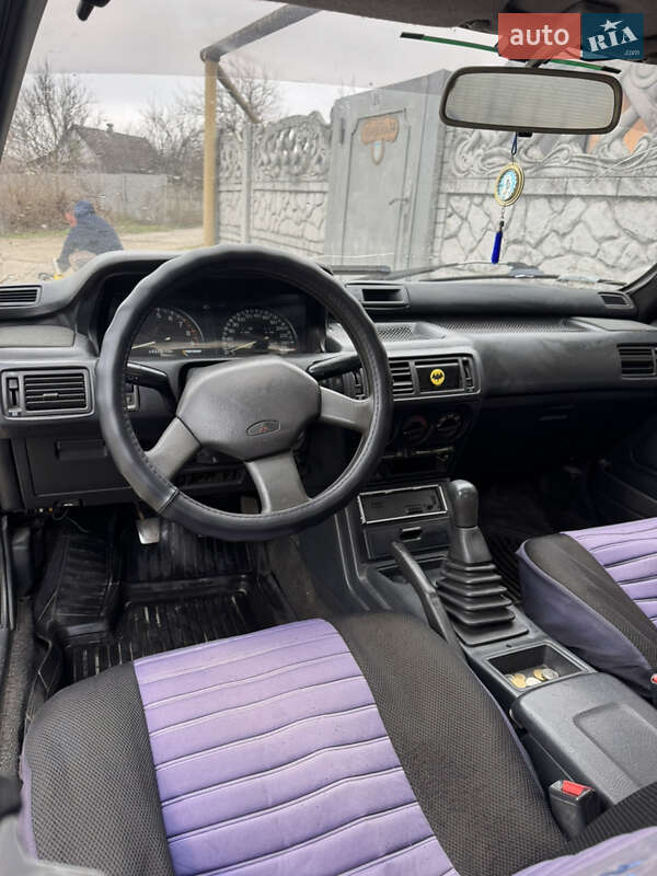 Лифтбек Mitsubishi Galant 1989 в Каменском