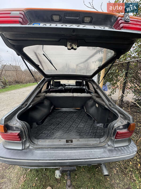 Лифтбек Mitsubishi Galant 1989 в Каменском