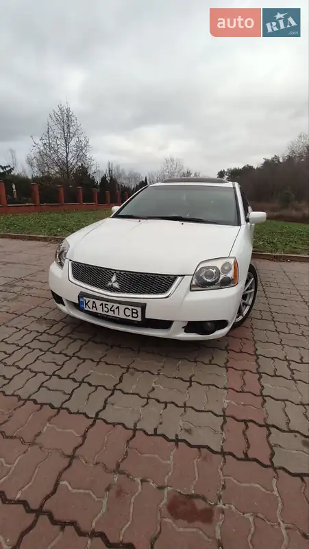 Mitsubishi Galant 2011