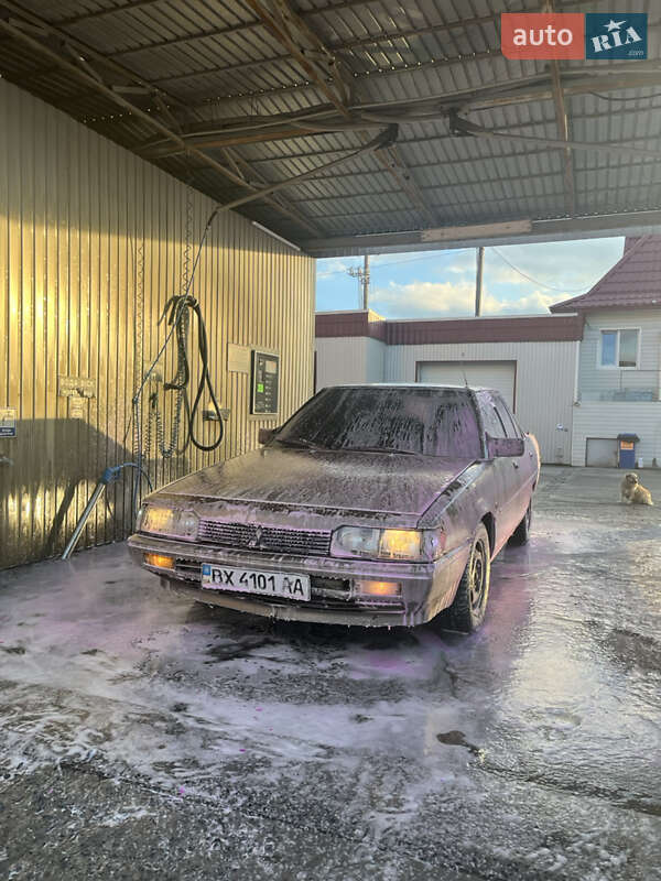 Седан Mitsubishi Galant 1986 в Нетішині