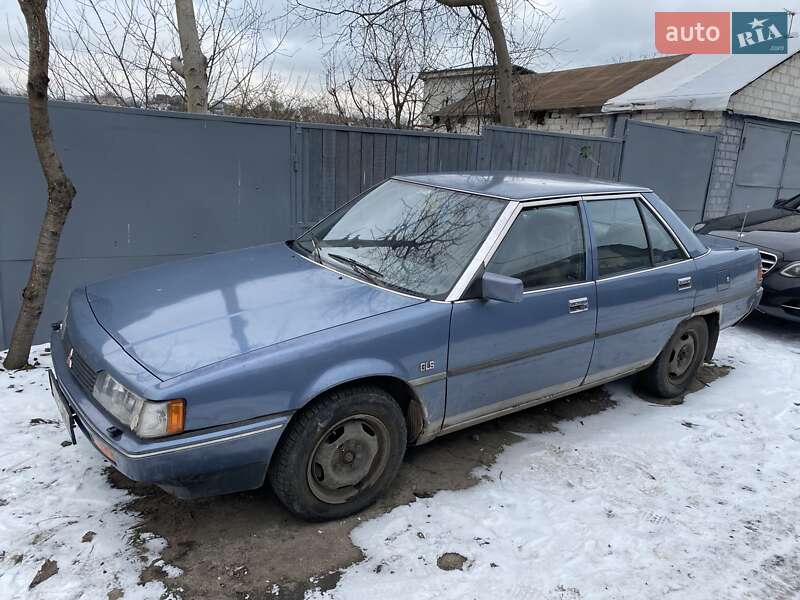 Седан Mitsubishi Galant 1987 в Киеве