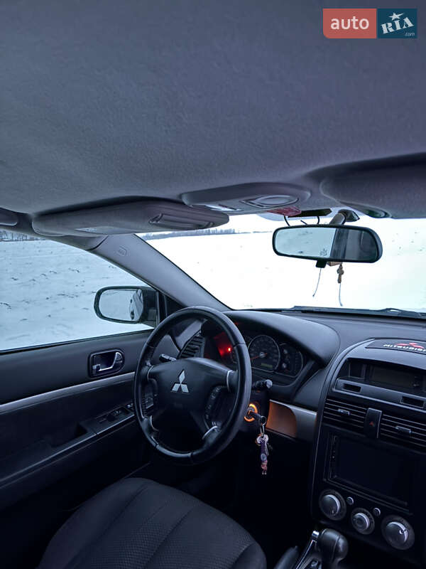 Седан Mitsubishi Galant 2009 в Бобровиці