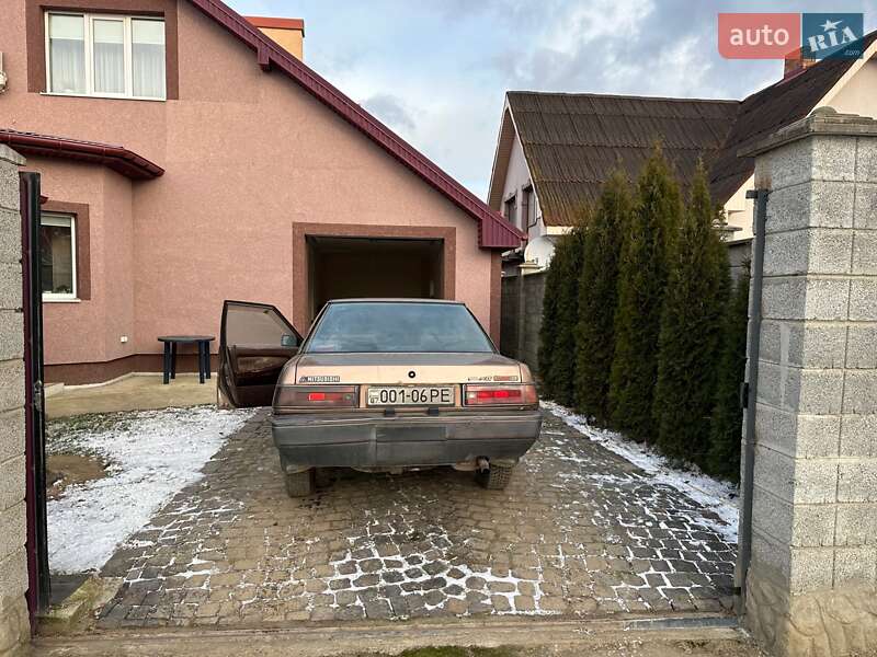 Седан Mitsubishi Galant 1986 в Ужгороді