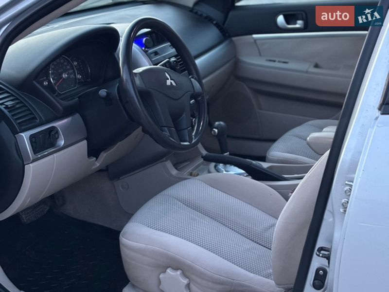 Седан Mitsubishi Galant 2007 в Виннице