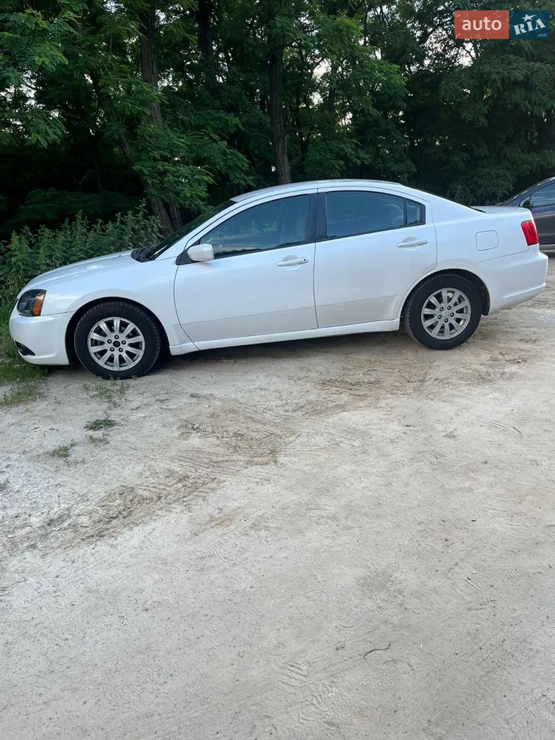 2011 Mitsubishi Galant - мініатюра 10