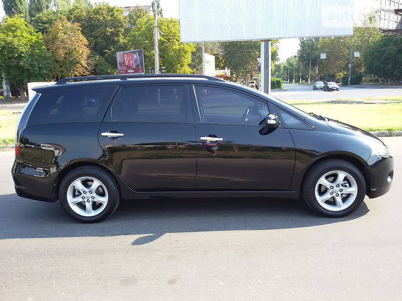Минивэн Mitsubishi Grandis 2008 в 