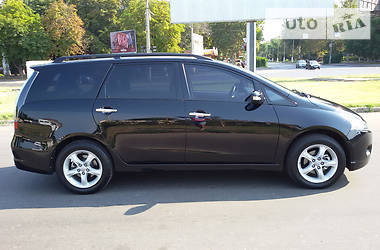 Минивэн Mitsubishi Grandis 2008 в 