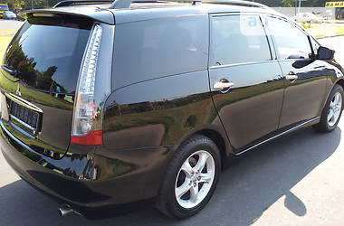 Минивэн Mitsubishi Grandis 2008 в 