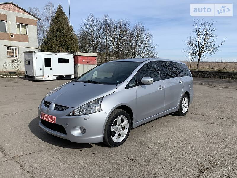 Минивэн Mitsubishi Grandis 2008 в Ровно фото 5 Минивэн Mitsubishi Grandis 2008 в Ровно