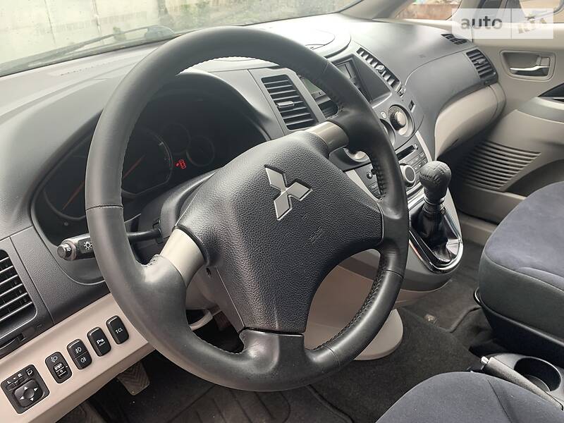 Минивэн Mitsubishi Grandis 2008 в Ровно фото 39 Минивэн Mitsubishi Grandis 2008 в Ровно