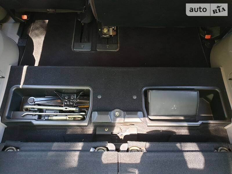 Мінівен Mitsubishi Grandis 2005 в Харкові