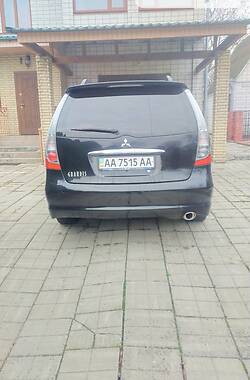 Минивэн Mitsubishi Grandis 2006 в 