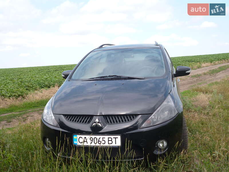 Mitsubishi Grandis 2006
