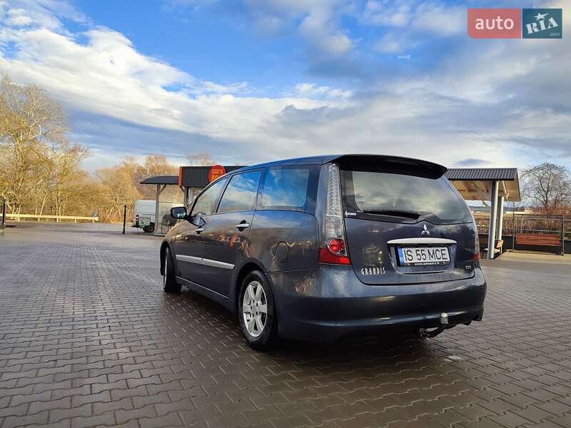 Минивэн Mitsubishi Grandis 2007 в Черновцах