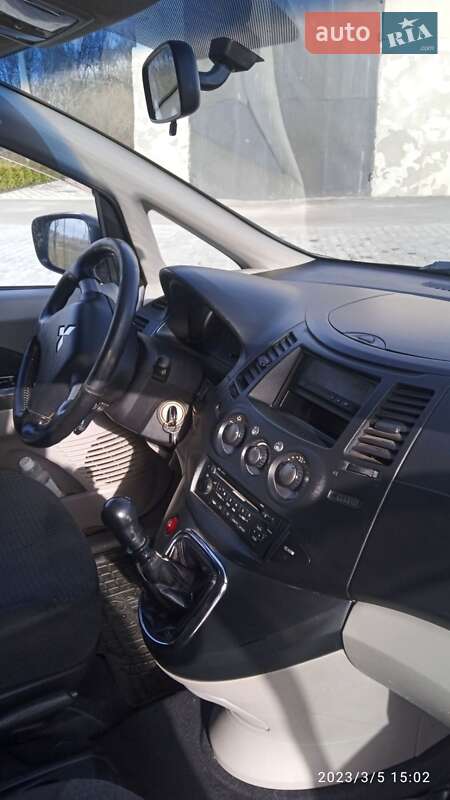 Минивэн Mitsubishi Grandis 2006 в Житомире