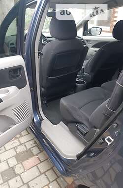 Минивэн Mitsubishi Grandis 2007 в 