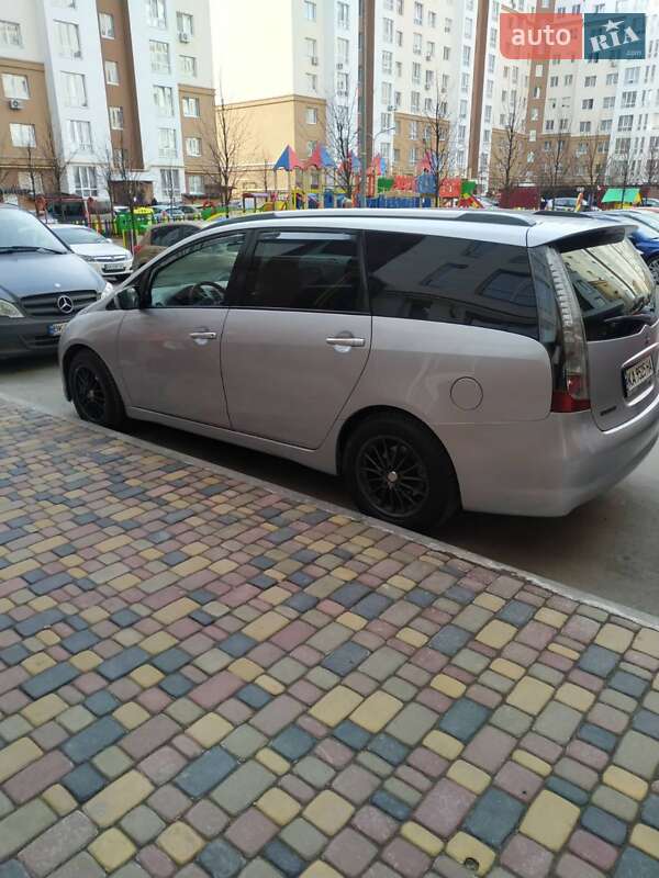 Минивэн Mitsubishi Grandis 2007 в Благовещенском