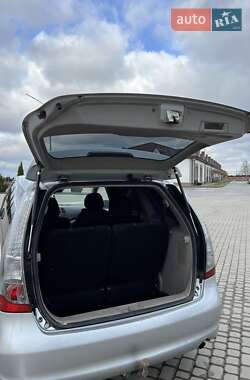 Мінівен Mitsubishi Grandis 2006 в 