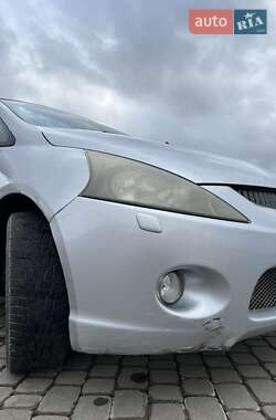 Мінівен Mitsubishi Grandis 2006 в 