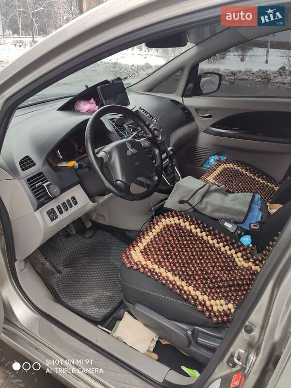 Минивэн Mitsubishi Grandis 2006 в Славянске