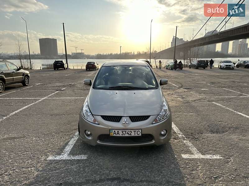 Минивэн Mitsubishi Grandis 2007 в Киеве