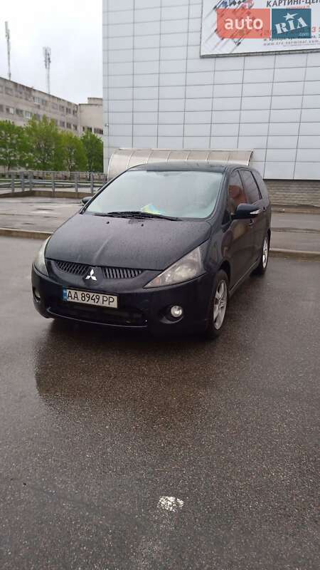 Mitsubishi Grandis 2006