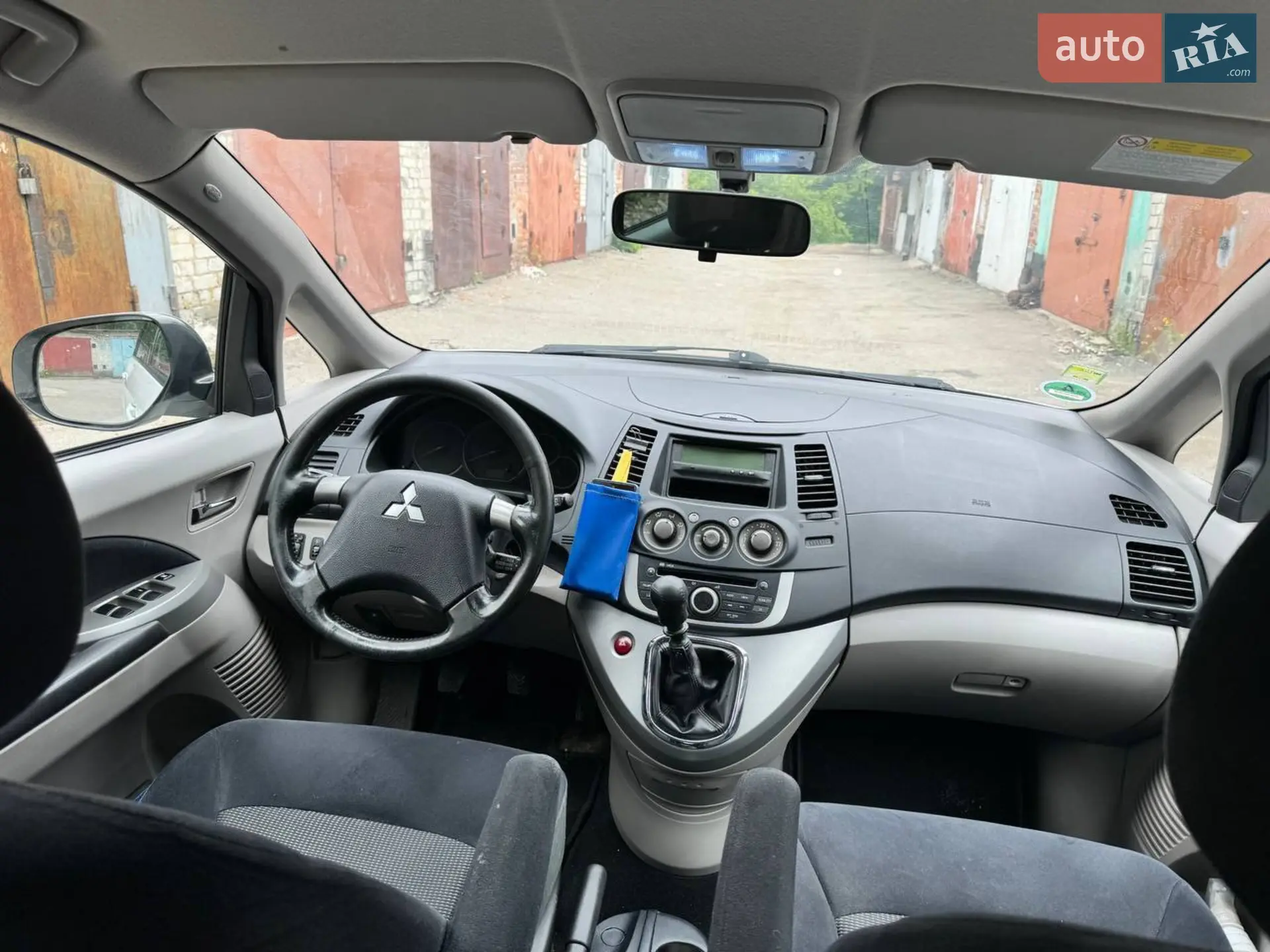 2010 Mitsubishi Grandis - мініатюра 10