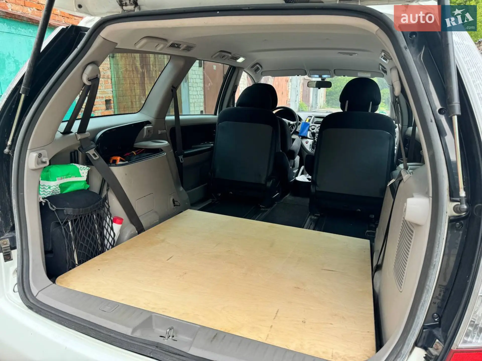 2010 Mitsubishi Grandis - мініатюра 5