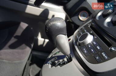 Минивэн Mitsubishi Grandis 2008 в 