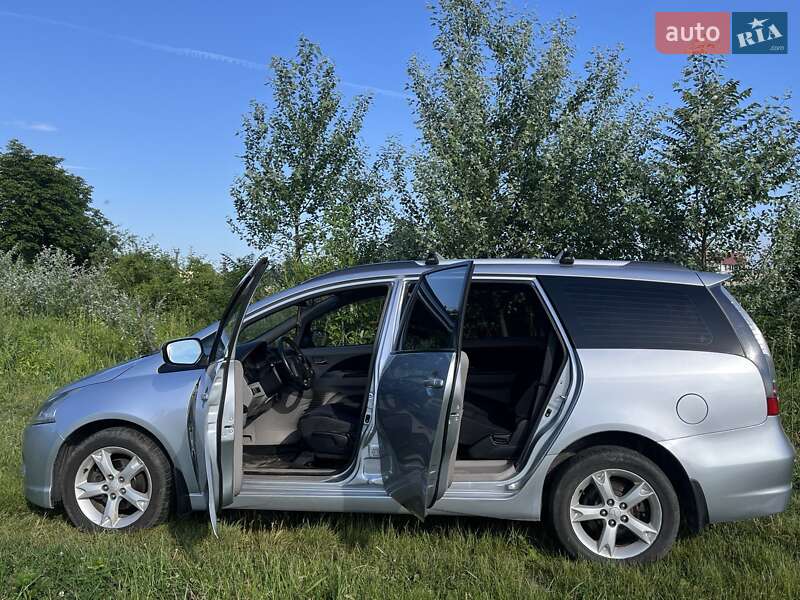 Минивэн Mitsubishi Grandis 2008 в Ужгороде