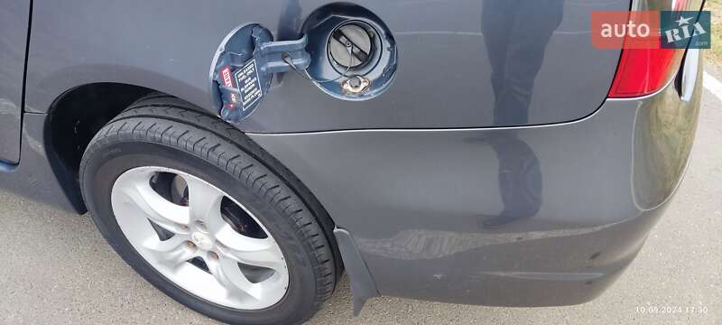 Минивэн Mitsubishi Grandis 2006 в Ивано-Франковске