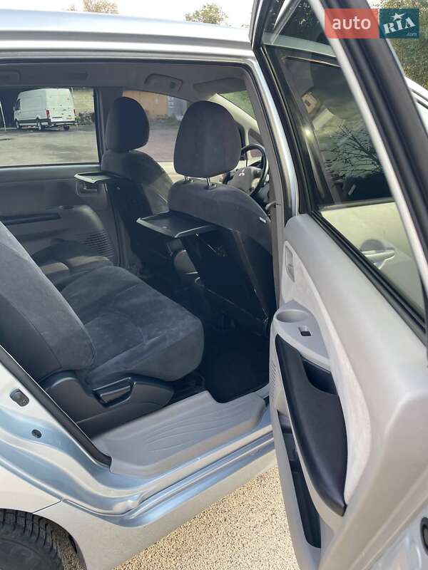 Минивэн Mitsubishi Grandis 2004 в Бродах