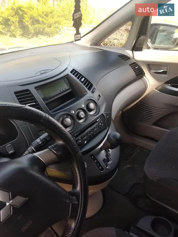 Mitsubishi Grandis 2007 VIN JMBLRNA4W7Z001259 фото оголошення 5 з 45