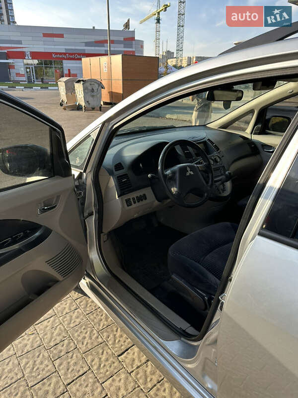 Мінівен Mitsubishi Grandis 2006 в Львові