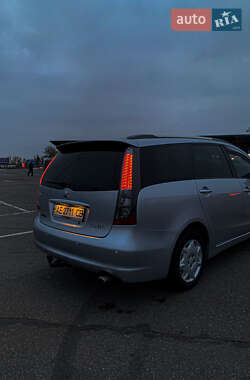 Минивэн Mitsubishi Grandis 2008 в 