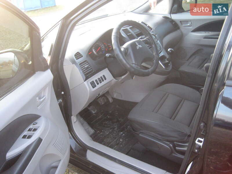 Минивэн Mitsubishi Grandis 2008 в Ивано-Франковске