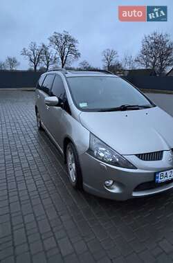 Минивэн Mitsubishi Grandis 2007 в 