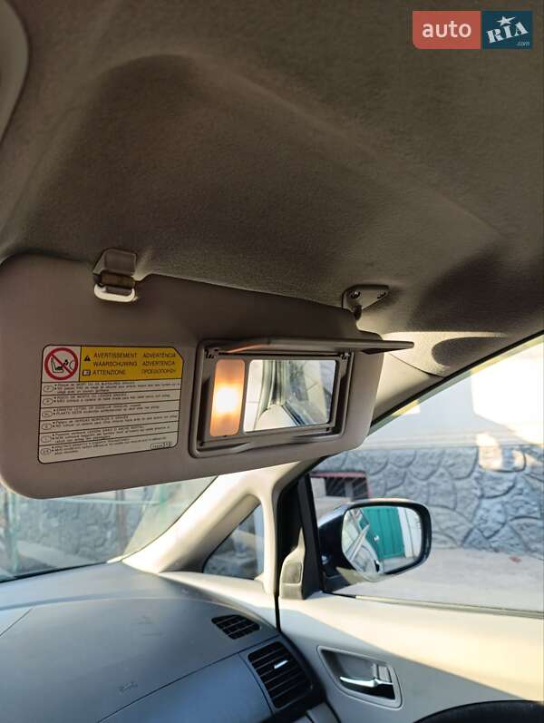 Минивэн Mitsubishi Grandis 2005 в Черноморске фото 10 Минивэн Mitsubishi Grandis 2005 в Черноморске