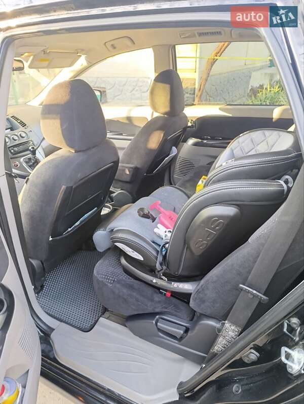 Минивэн Mitsubishi Grandis 2005 в Черноморске фото 14 Минивэн Mitsubishi Grandis 2005 в Черноморске