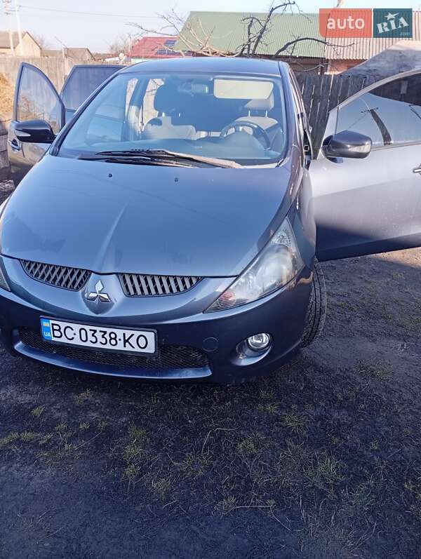 Минивэн Mitsubishi Grandis 2006 в Шептицькому